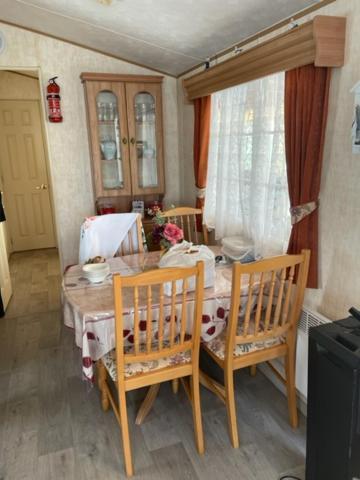 Mobilhome นัวแยลส์-ซูร์-แมร์ ภายนอก รูปภาพ
